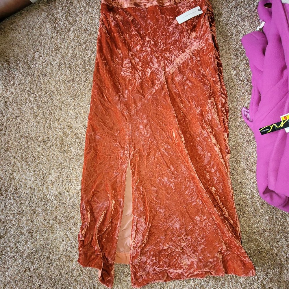 Anthropologie burnt orange velvet long skirt w/slit – size 6 (runs small) - NEW